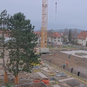 Das Fundament des einen Gebäudeteils ist gut zu erkennen